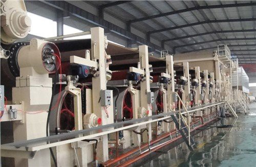 Машина для производства рулонной бумаги